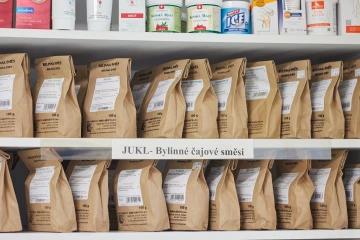 Nabídka bylinných směsí Jukl v lékárně v Olešnici